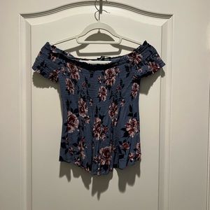 Kendall & Kylie/Pacsun Off-shoulder floral top, size S
